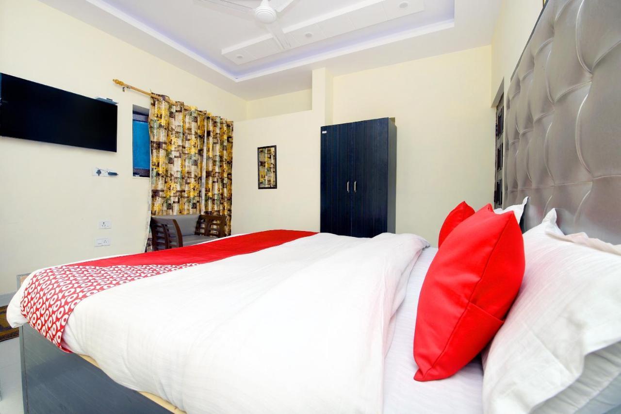 Oyo 8670 Hotel Usha Palace Мусори Екстериор снимка