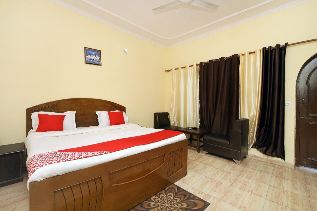 Oyo 8670 Hotel Usha Palace Мусори Екстериор снимка