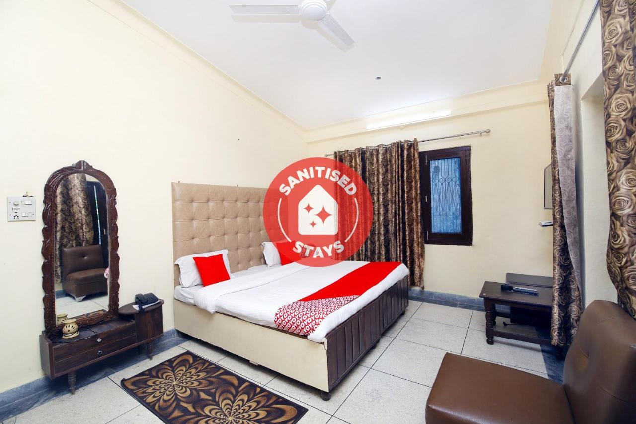 Oyo 8670 Hotel Usha Palace Мусори Екстериор снимка