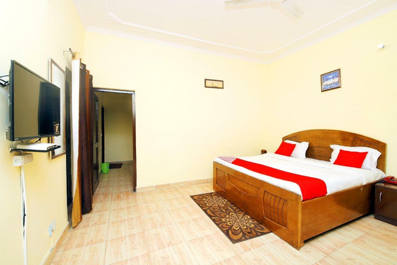 Oyo 8670 Hotel Usha Palace Мусори Екстериор снимка
