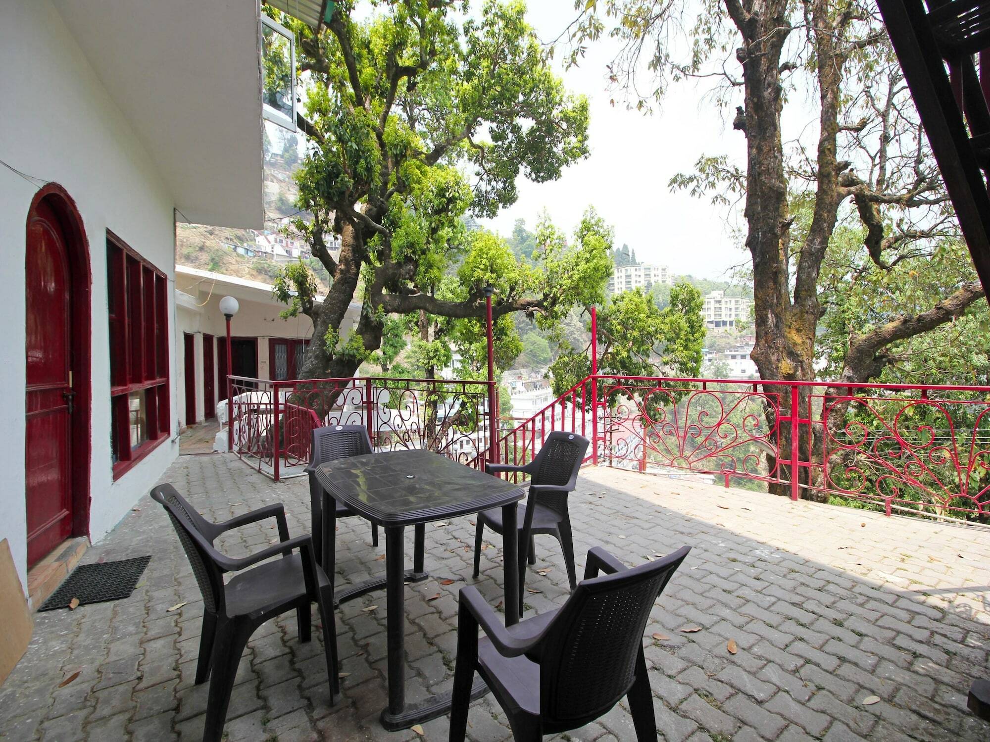 Oyo 8670 Hotel Usha Palace Мусори Екстериор снимка