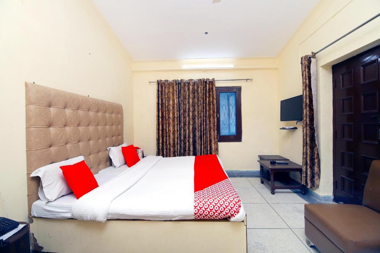 Oyo 8670 Hotel Usha Palace Мусори Екстериор снимка