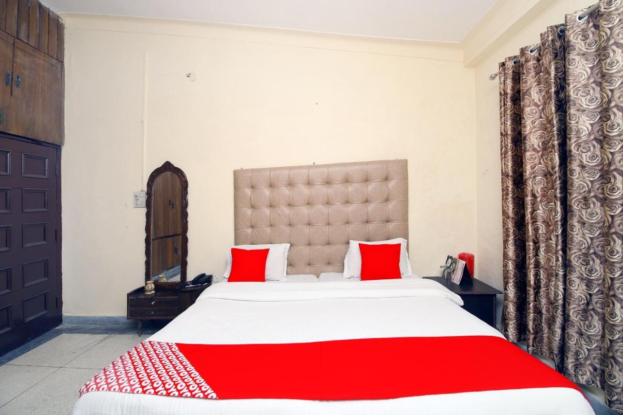 Oyo 8670 Hotel Usha Palace Мусори Екстериор снимка